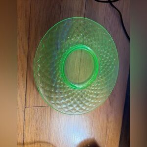 IMPERIAL Diamond VASELING Uranium DEPRESSION Glass Quilted Luncheon Plate 8 1/2”